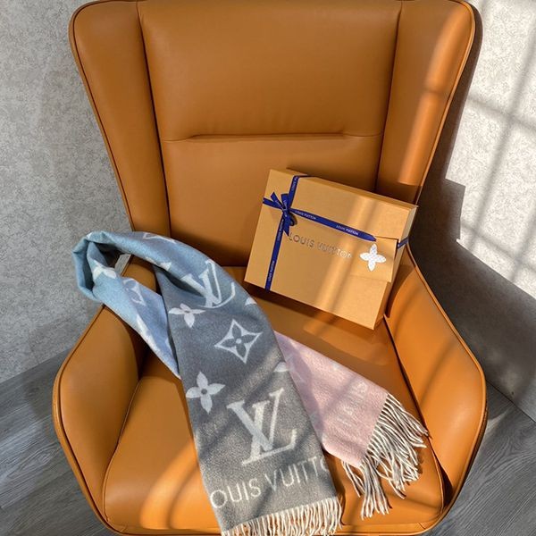 ★Popular in Japan! [Louis Vuitton] Scarf Grade N? Reykjavik Gradient M70868