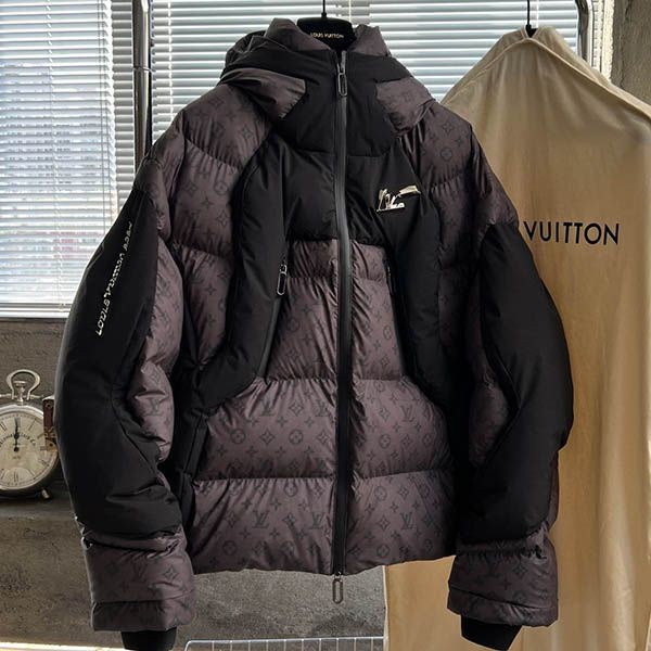 Luxury brand Louis Vuitton down jacket replica vux33964