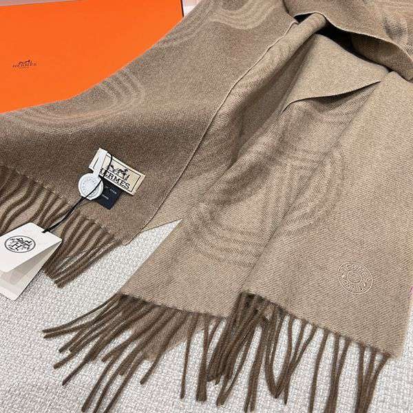New and super limited edition? Hermes cashmere scarf, grade N, era78768