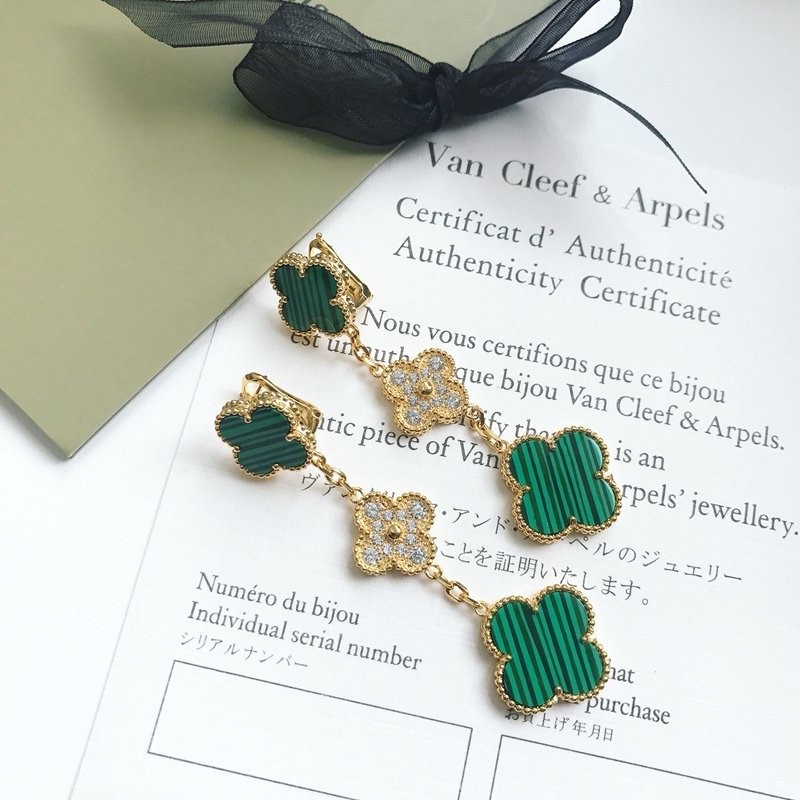 [Not available in Japan] Van Cleef & Arpels Magic Alhambra Earrings Replica 3 Mo VCARO9II00