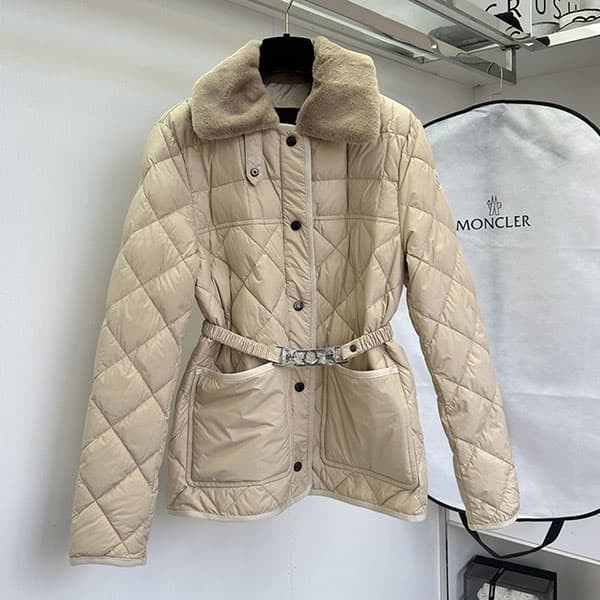 Moncler Replica Signe Short Down Jacket mou71520