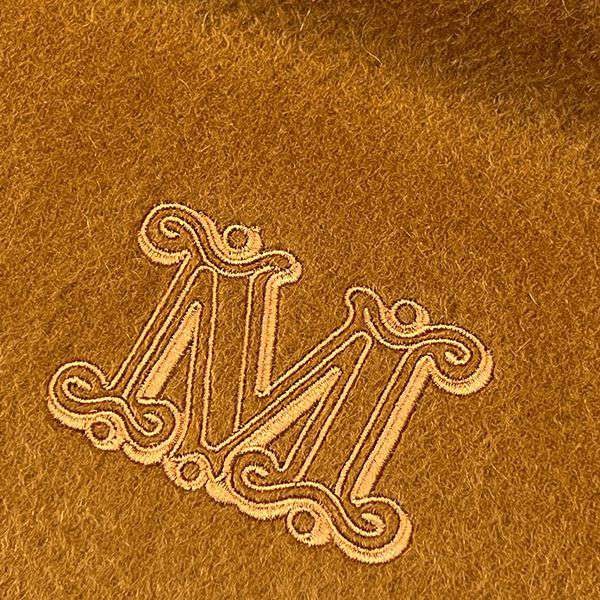 definitely want this! Max Mara WSCALA Cashmere Scarf N Grade mat53621