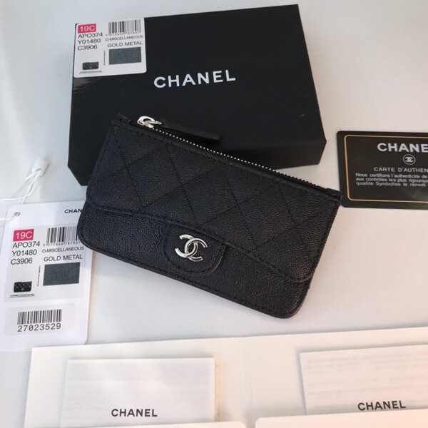 Before it sells out! Chanel Caviar Skin Card Case Replica sht65877