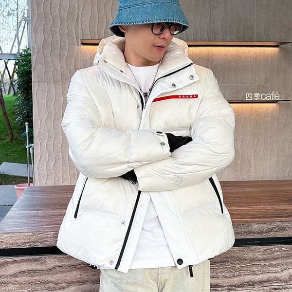 Eye-catching color Prada replica waterproof camouflage nylon down jacket pus51606 Eye-catching color Prada replica waterproof camouflage nylon down jacket pus51606