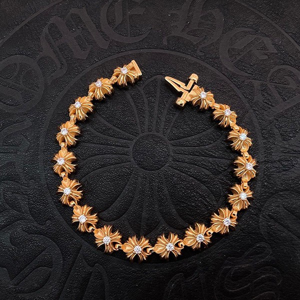 Love at first sight? Chrome Hearts replica 22K diamond bracelet Kub88025