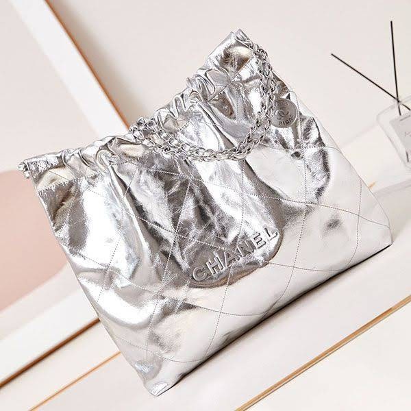 Secured Chanel 22 Replica Mini Handbag sho66209