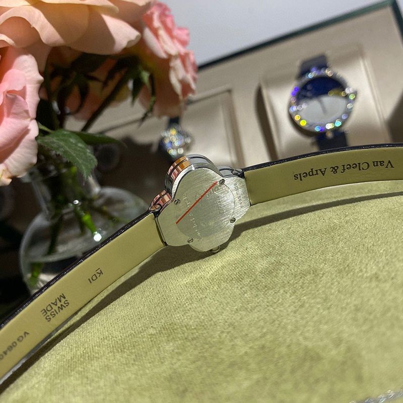 Popular all over the world? Van Cleef & Arpels watch replica Alhambra small model watch 3 colors vai21311