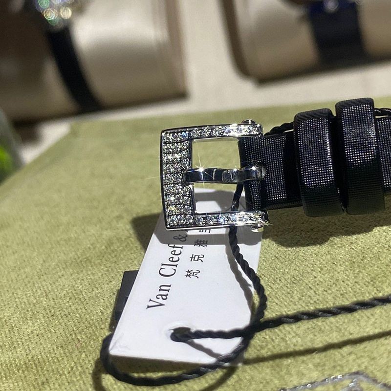 Popular all over the world? Van Cleef & Arpels watch replica Alhambra small model watch 3 colors vai21311