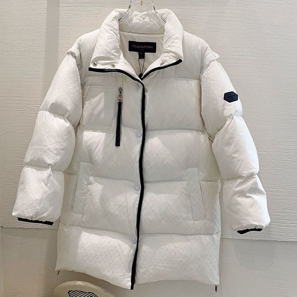Love at first sight? Louis Vuitton Monogram Down Jacket Replica vuw17463 Love at first sight? Louis Vuitton Monogram Down Jacket Replica vuw17463