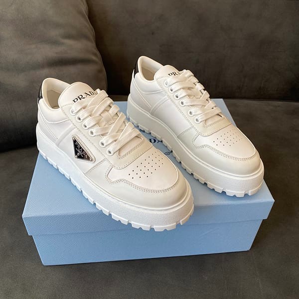 Classic Prada Downtown Bold Leather Sneakers Replica pun16308