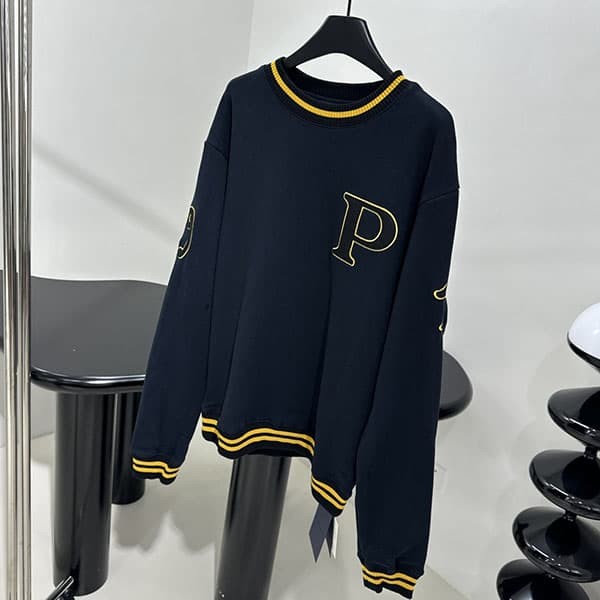 Cheap price! Replica Prada long sleeve sweatshirt with sleeve logo pux72720