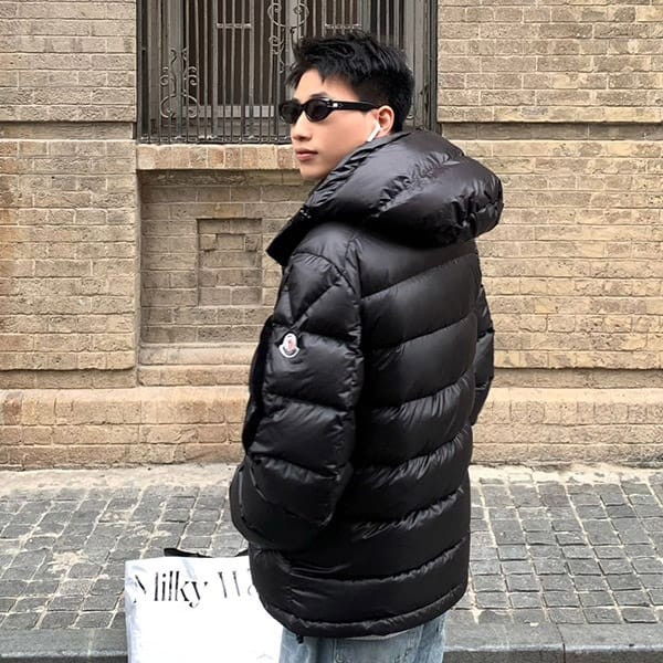 Recommended Moncler Replica Solander Batman Down Jacket mot27538
