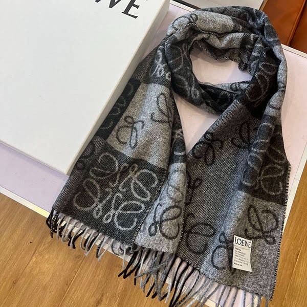 Eye-catching color Loewe Anagram Replica Scarf loj18644