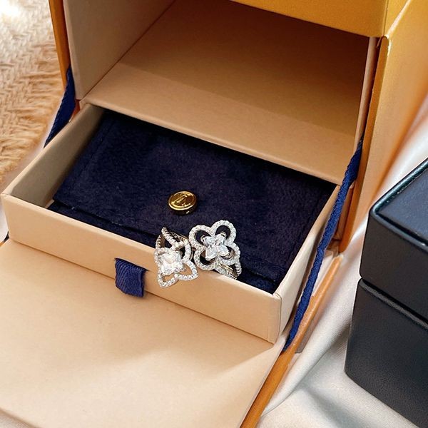 Louis Vuitton Replica Ring Monogram Carved First come, first served? vud57125