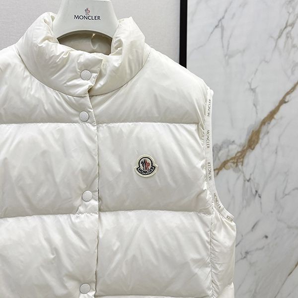 I definitely want it! Moncler Badia down vest copy moo55705