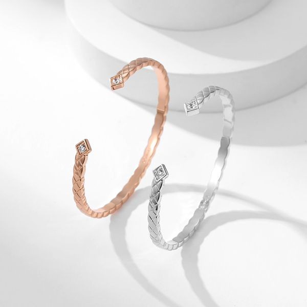 An eye-catching item! [Chanel] Coco Crush replica bracelet sha04160