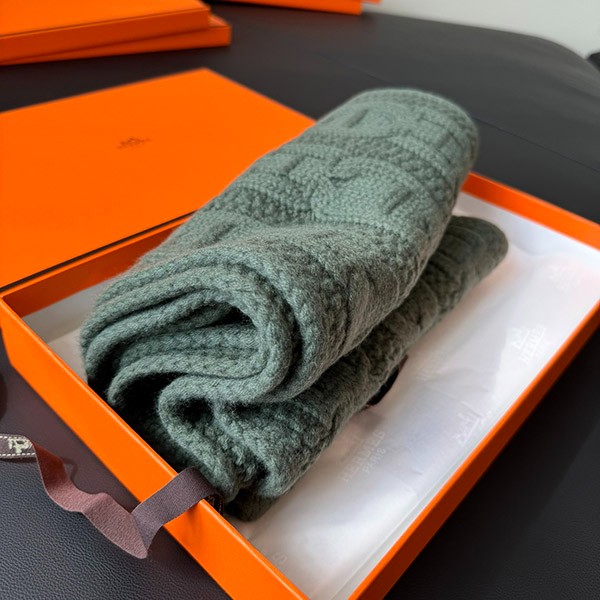 Hard to find Hermes replica knitted scarf