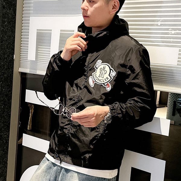 Quick delivery Moncler parallel import snap button rain jacket moe89953 Quick delivery Moncler parallel import snap button rain jacket moe89953