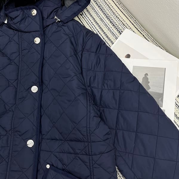 ★Safe and secure shipping with tracking Burberry Diamond Quilted Jacket Replica Baj38944