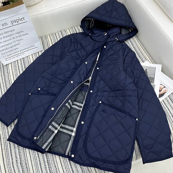 ★Safe and secure shipping with tracking Burberry Diamond Quilted Jacket Replica Baj38944