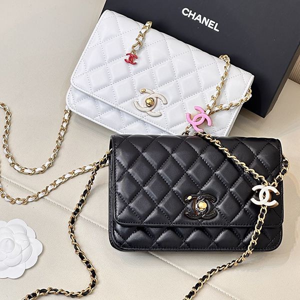 The CC charm is cute? Chanel chain wallet replica AP3938 The CC charm is cute? Chanel chain wallet replica AP3938