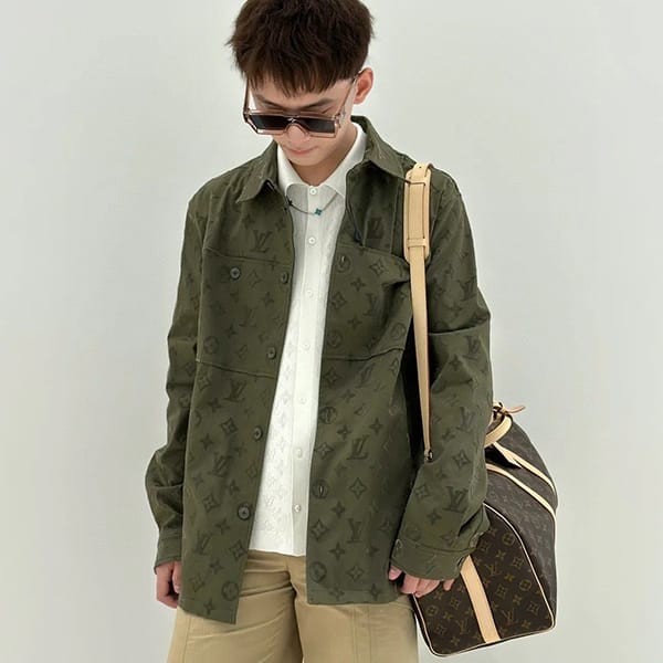 I definitely want this! Louis Vuitton Grade N Monogram Cotton Overshirt vuj00900 I definitely want this! Louis Vuitton Grade N Monogram Cotton Overshirt vuj00900