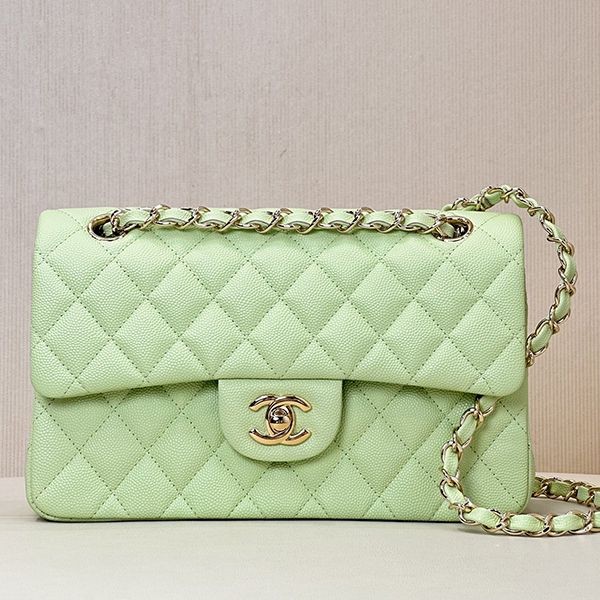New color ☆ Chanel mini chain shoulder bag copy ☆ Light green shf47284 New color ☆ Chanel mini chain shoulder bag copy ☆ Light green shf47284