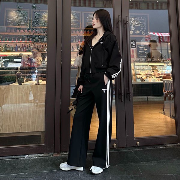 Love at first sight? Prada printed zip-up hoodie copy top and bottom set puj24052 Love at first sight? Prada printed zip-up hoodie copy top and bottom set puj24052