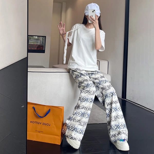 Perfect gift: Louis Vuitton Blurry Monogram Bootcut Jeans, Grade N, 1AFUOY