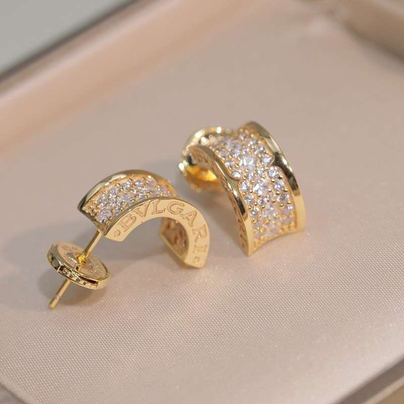 Rare color, stylish? Bulgari 18K yellow gold diamond earrings replica Buo94500 Rare color, stylish? Bulgari 18K yellow gold diamond earrings replica Buo94500