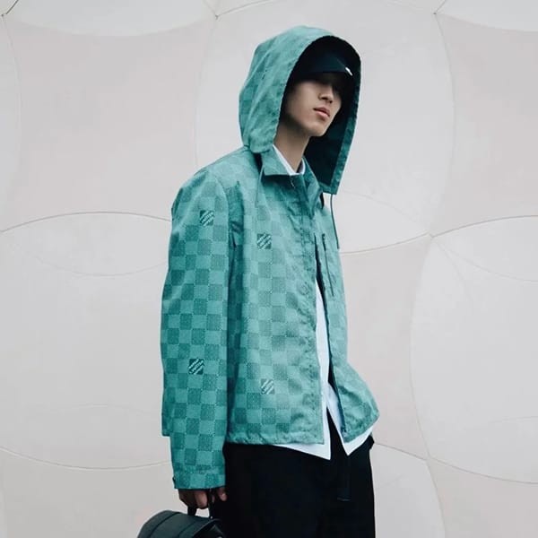 Boutique Louis Vuitton Parallel import nylon hood windbreaker 1AFQD1 Boutique Louis Vuitton Parallel import nylon hood windbreaker 1AFQD1