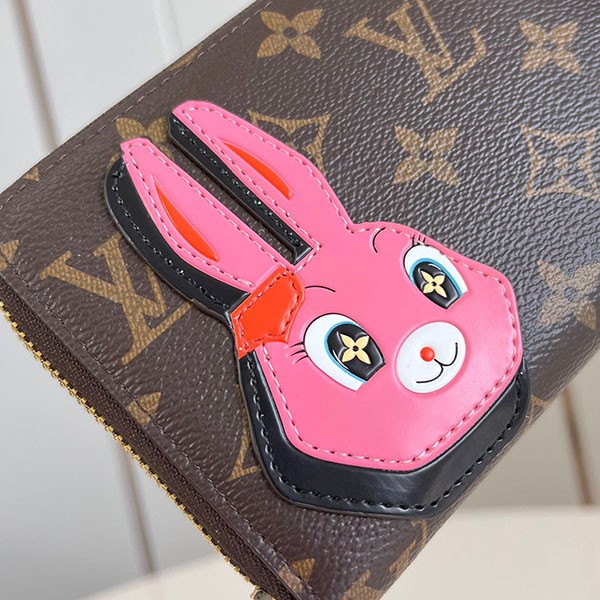 Limited edition rabbit Louis Vuitton Zippy Wallet Monogram Long Wallet Replica M83689