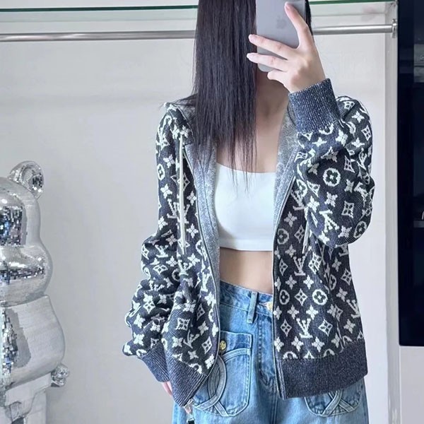 New Arrivals ★ Popular ★ Louis Vuitton Replica Monogram Tauring Hoodie 1AC2I6 New Arrivals ★ Popular ★ Louis Vuitton Replica Monogram Tauring Hoodie 1AC2I6