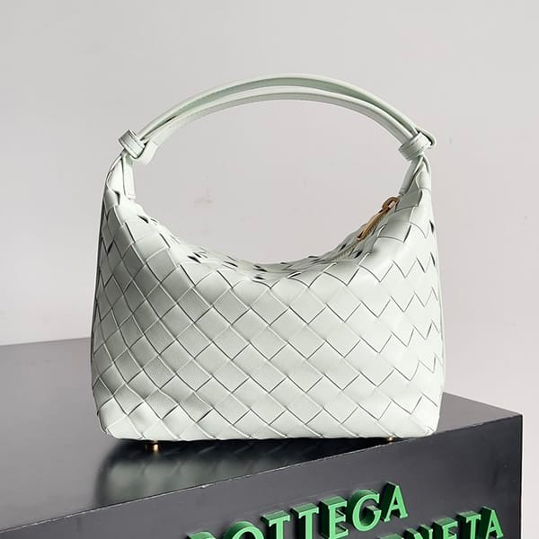 No.1 Popular Bottega Veneta Replica Mini Wallace Handbag BOV29440