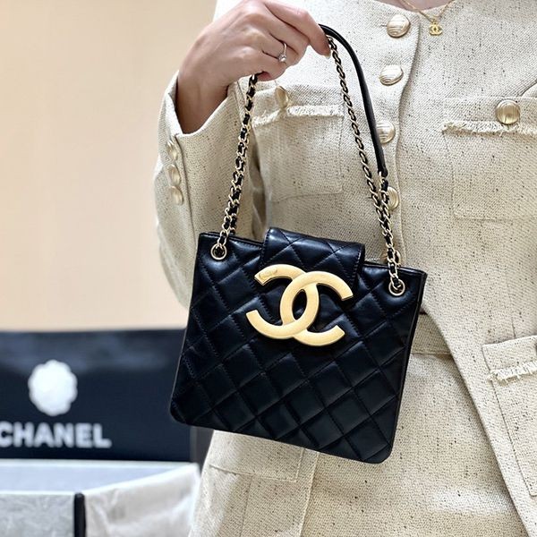 Love at first sight? [24C★New] Chanel Small Shopping Bag Replica AS4596
