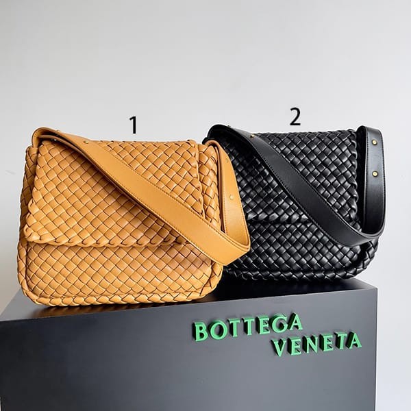 Eye-catching colors Bottega Veneta Small Cobble Shoulder Bag Replica 2 colors bot66799