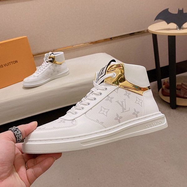 Eye-catching color Louis Vuitton sneakers fake Rivoli vup02400