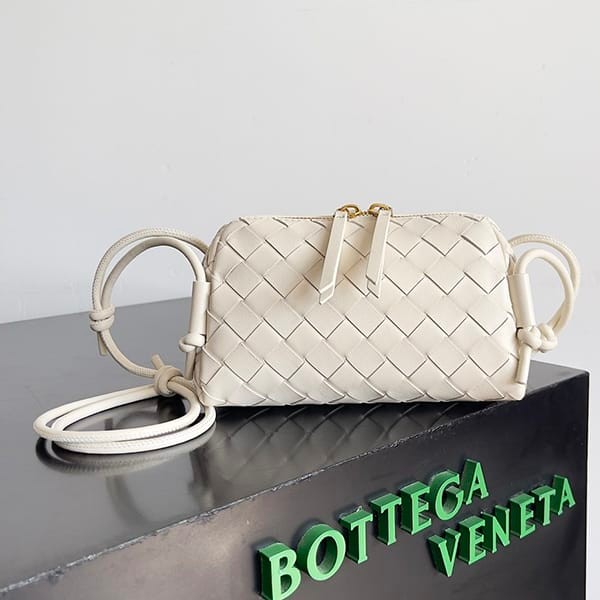 [Great Deal] Bottega Veneta Replica Intrecciato Concert Pouch Bag boj52684