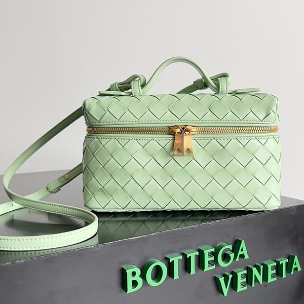 Popularity rising Bottega Veneta fake strap vanity case calf boj02908 Popularity rising Bottega Veneta fake strap vanity case calf boj02908