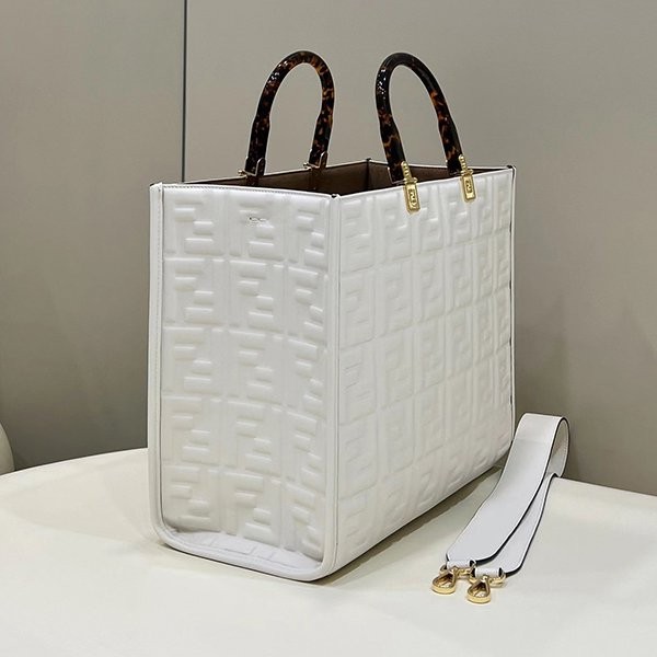 Competition? Fendi Sunshine Midi Leather Tote Bag feq38838