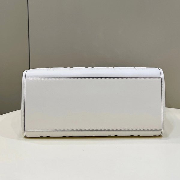 Competition? Fendi Sunshine Midi Leather Tote Bag feq38838