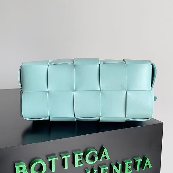 Immediate delivery Bottega Veneta Small Brick Cassette Shoulder Bag Replica bog74704