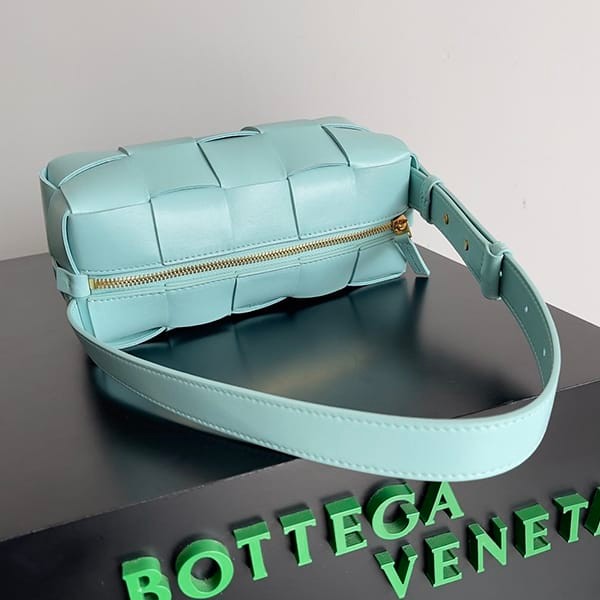 Immediate delivery Bottega Veneta Small Brick Cassette Shoulder Bag Replica bog74704