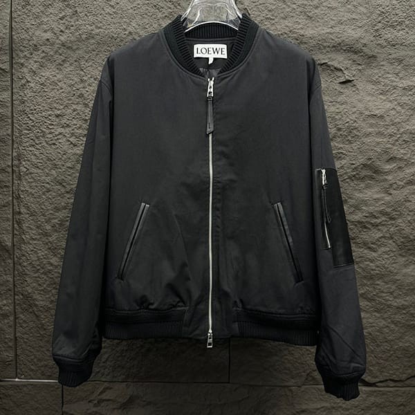 The hottest topic! Loewe replica bomber jacket loo59282