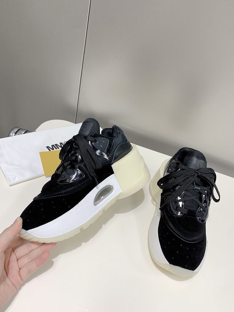 Popular all over the world? Maison Margiela replica platform sneakers in black Maz18316