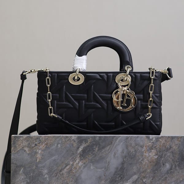 Free shipping Lady Dior replica D-JOY medium bag dec58451 Free shipping Lady Dior replica D-JOY medium bag dec58451