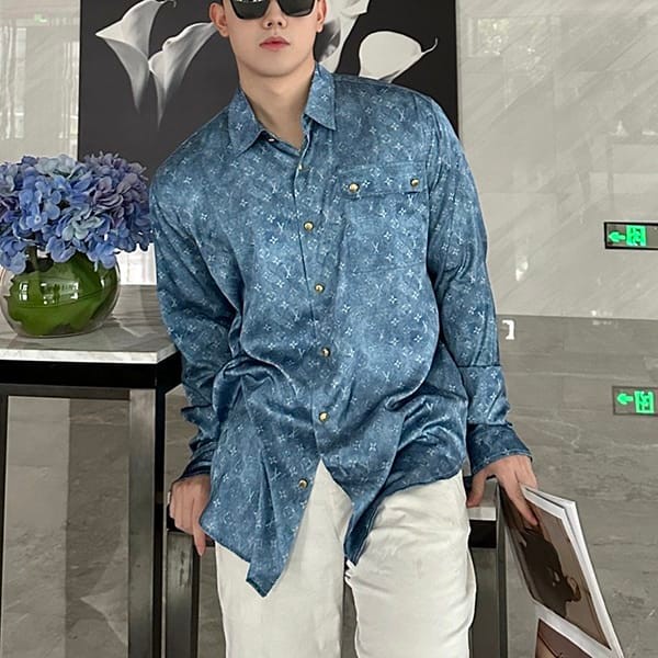 The hottest topic! Louis Vuitton N-grade Monogram Cloud Masculine Shirt Replica vuo62324 The hottest topic! Louis Vuitton N-grade Monogram Cloud Masculine Shirt Replica vuo62324