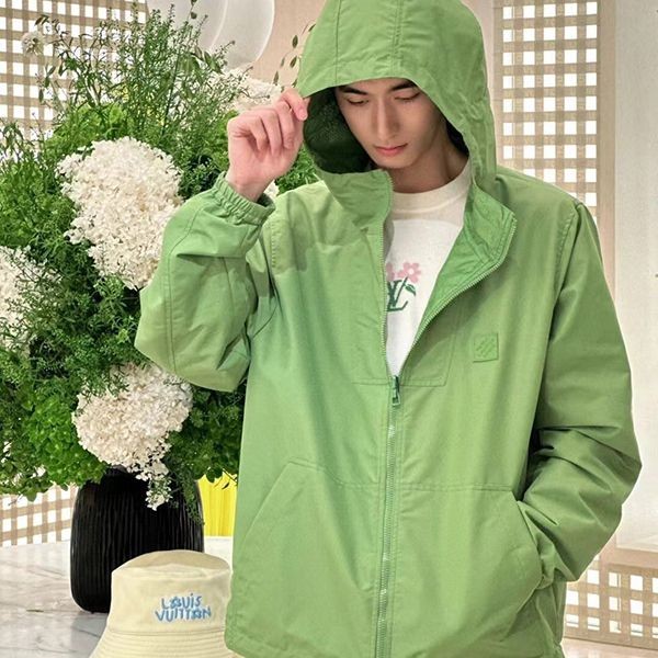 I definitely want this! Louis Vuitton knockoff reversible windbreaker vuo87720