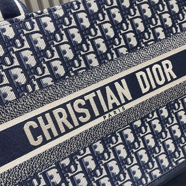 Lovely Dior Oblique Medium Tote Bag dee97831