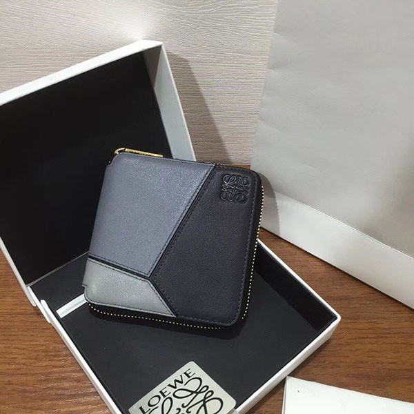 No. 1 in cumulative total sales! Loewe Puzzle Round Zip Bi-fold Wallet Replica lon58093 No. 1 in cumulative total sales! Loewe Puzzle Round Zip Bi-fold Wallet Replica lon58093